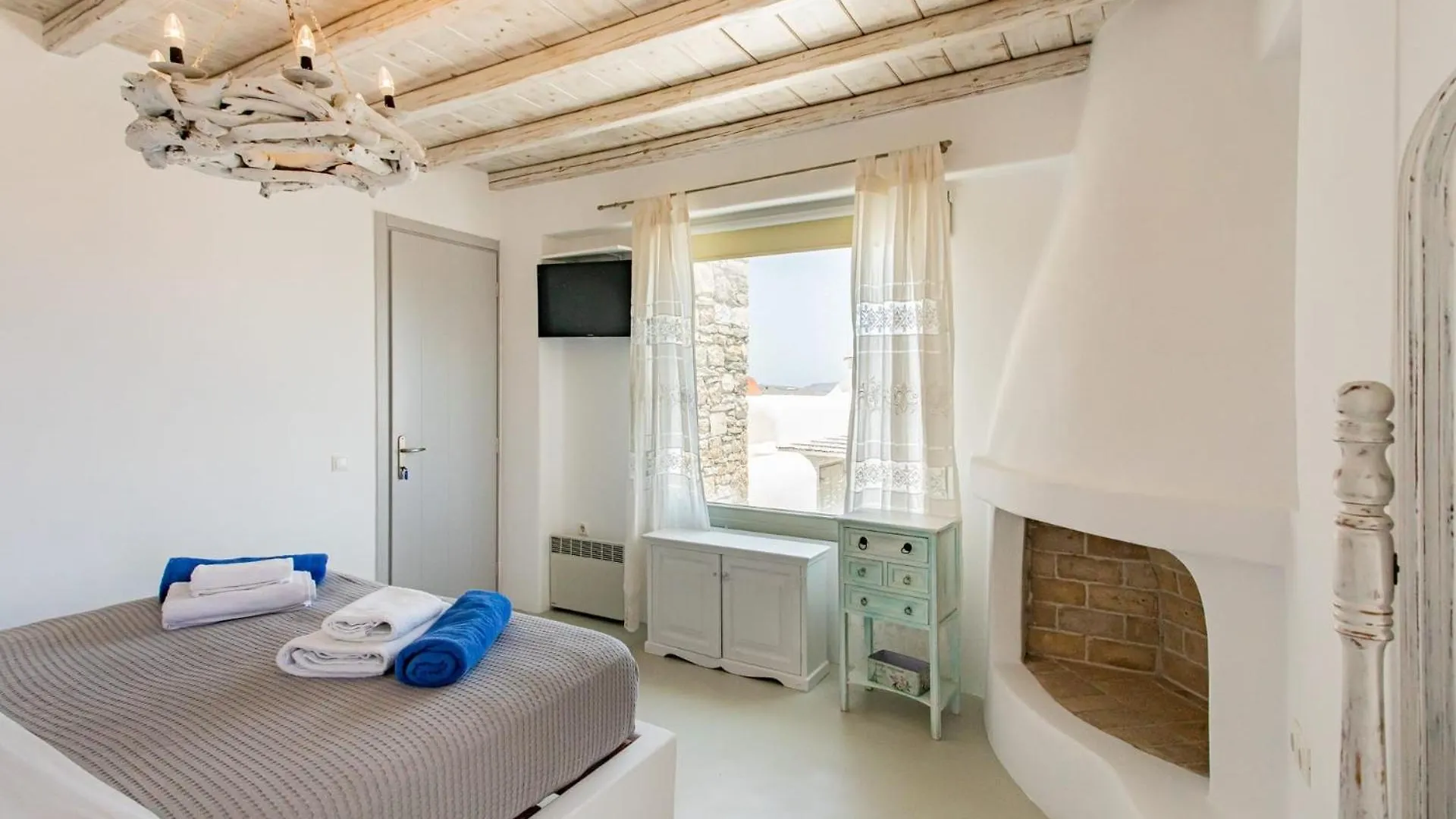 Magnificent Mykonos Apartment Apartment Nexus 2 Bedrooms Private Terrace With Jacuzzi Outdoor Dining Area Bbq Kalafatis 0*,