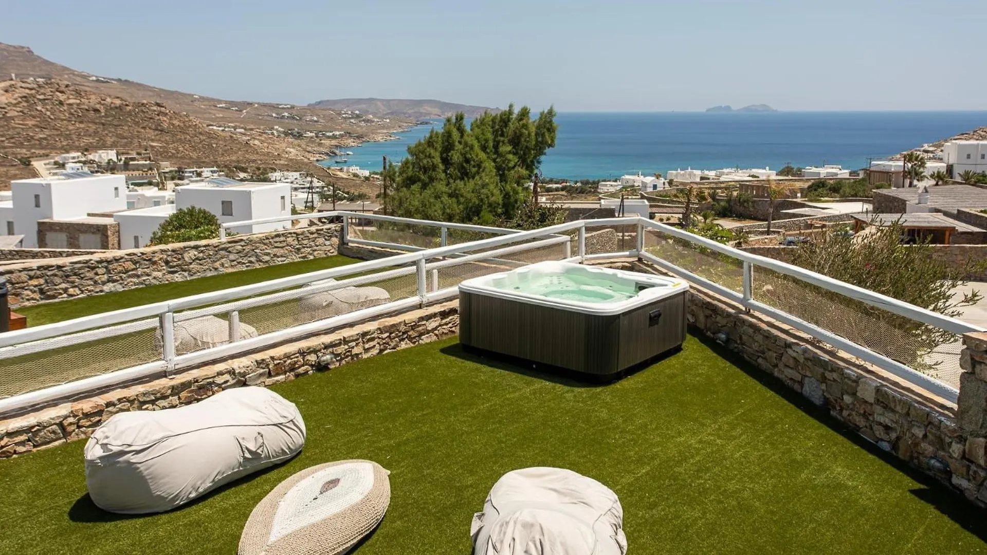 Magnificent Mykonos Apartment Apartment Nexus 2 Bedrooms Private Terrace With Jacuzzi Outdoor Dining Area Bbq Kalafatis Grèce